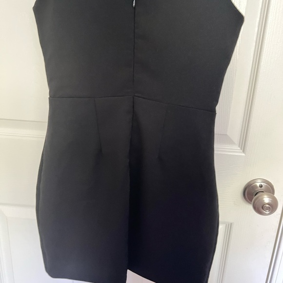 BOUTIQUE CUTOUT DRESS - Picture 5 of 6